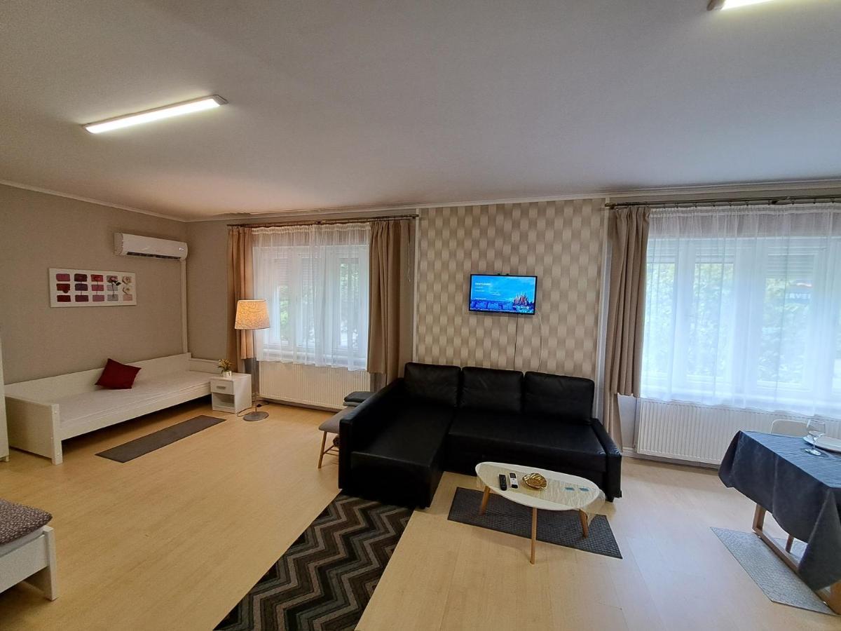 Appartamento Árkád Apartmanház Szeged Esterno foto